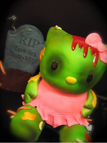 Hello Kitty 3D Zombie Cake Courtesy of Debbie Goard, order her cakes at 
